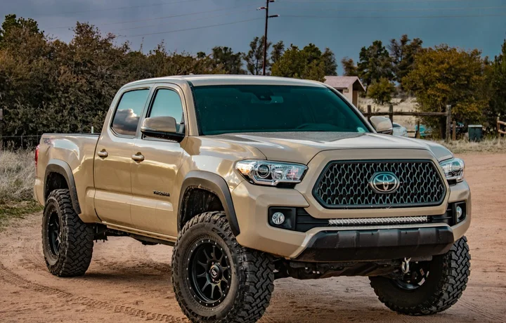 Toyota Hilux 2023 - Frontal 3/4